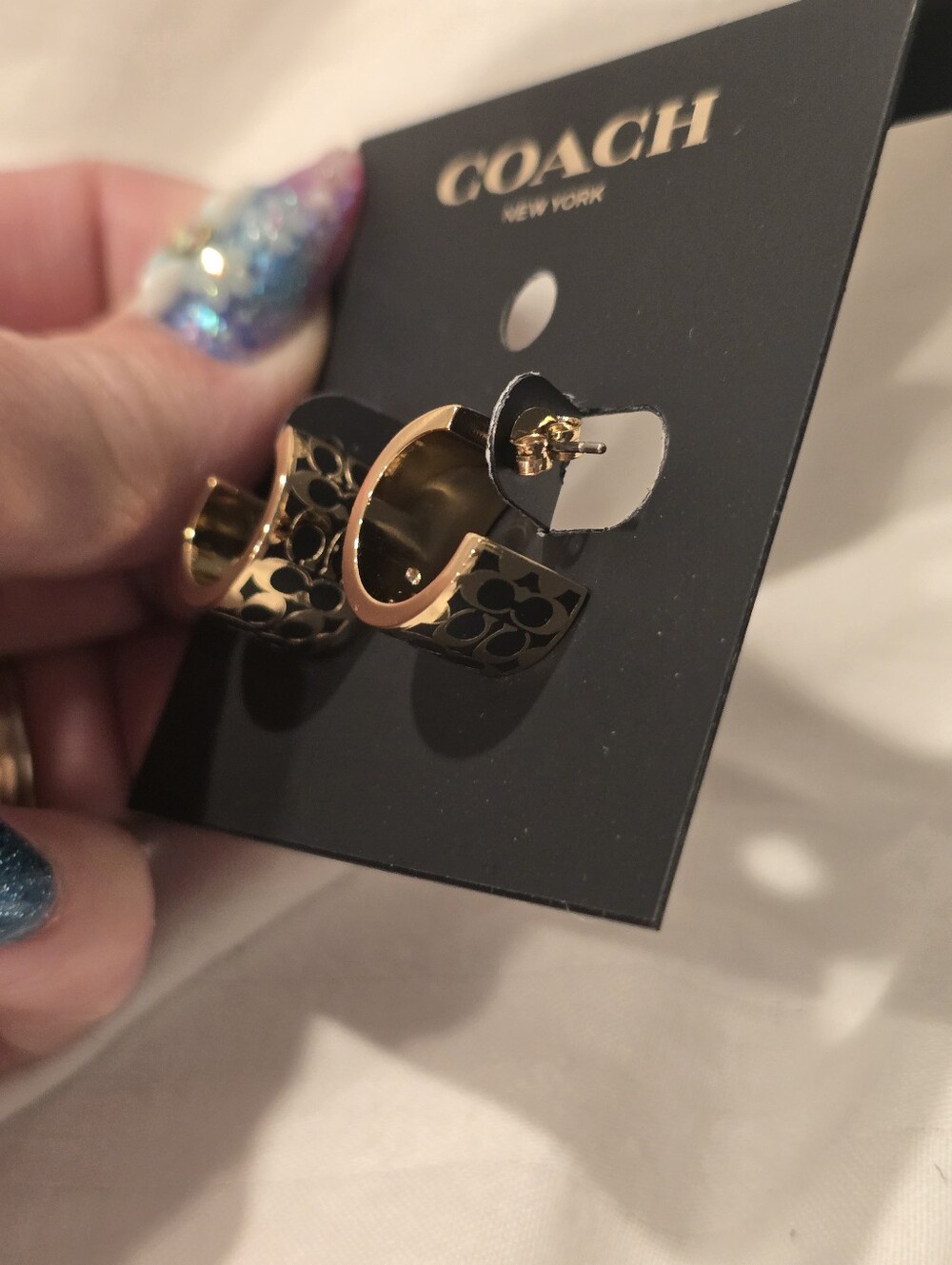Coach Black And Gold Huggy Style Earrings Net - Picture 4 of 7